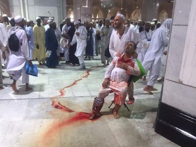mecca hajj injured pilgrim photo